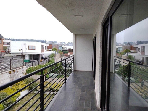 CASA EN BOSQUES DE MONTEMAR